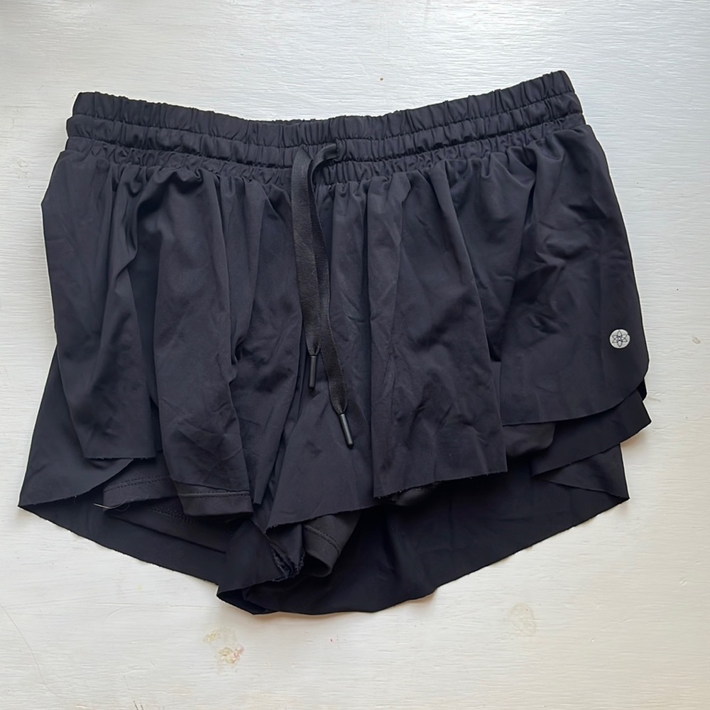 FLOWY TRENDY SHORTS